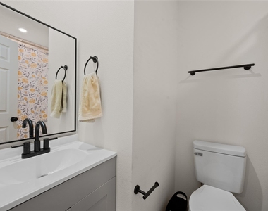 71 White Oak Street - Photo Thumbnail 15