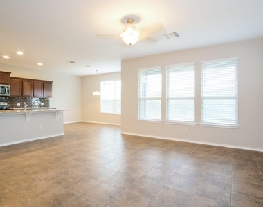 3651 Sandy Brook Drive - Photo Thumbnail 2