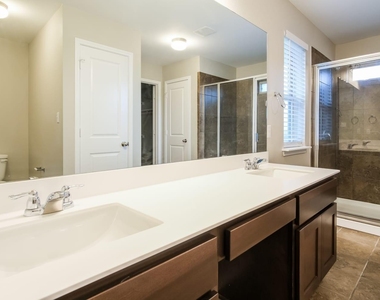 3651 Sandy Brook Drive - Photo Thumbnail 8