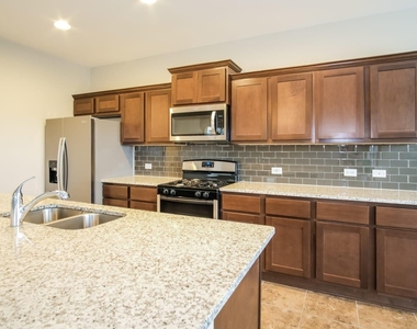 3651 Sandy Brook Drive - Photo Thumbnail 3
