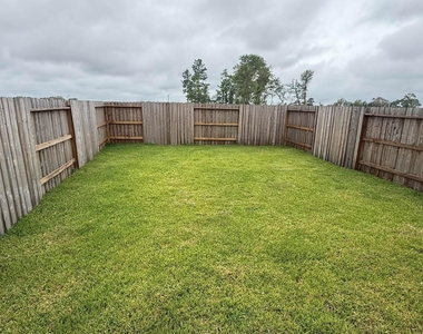 912 Pertuso Lane - Photo Thumbnail 19