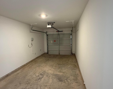 912 Pertuso Lane - Photo Thumbnail 15