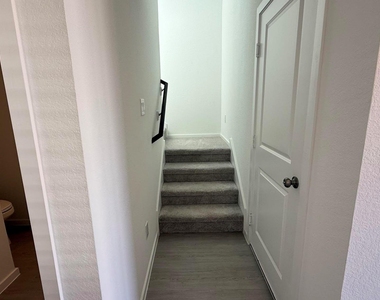 912 Pertuso Lane - Photo Thumbnail 14