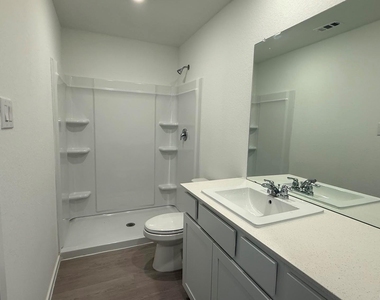 912 Pertuso Lane - Photo Thumbnail 16