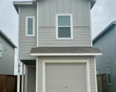 912 Pertuso Lane - Photo Thumbnail 1