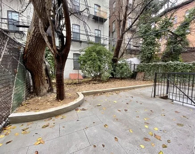 325 Putnam Avenue - Photo Thumbnail 9