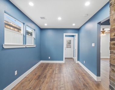 1210 Crockett Street - Photo Thumbnail 10