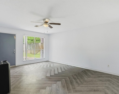 20713 Harvest Hill Lane - Photo Thumbnail 7