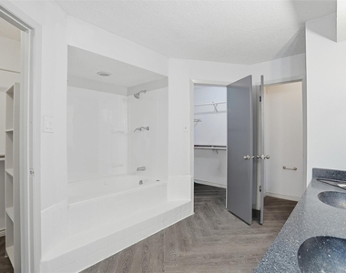 20713 Harvest Hill Lane - Photo Thumbnail 8