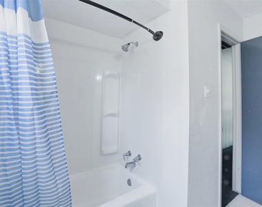20713 Harvest Hill Lane - Photo Thumbnail 12