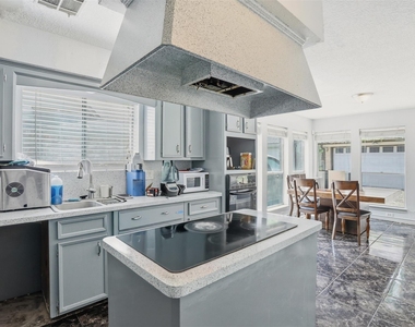 20713 Harvest Hill Lane - Photo Thumbnail 4