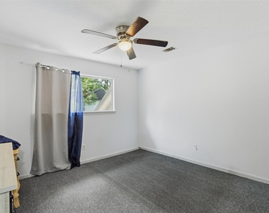 20713 Harvest Hill Lane - Photo Thumbnail 13