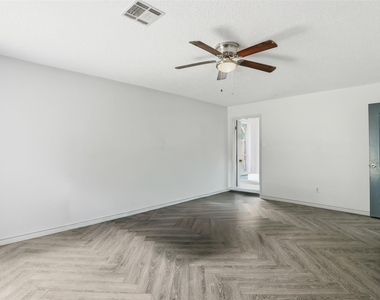 20713 Harvest Hill Lane - Photo Thumbnail 9