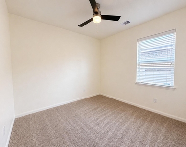 8739 Leclaire Meadow Drive - Photo Thumbnail 15