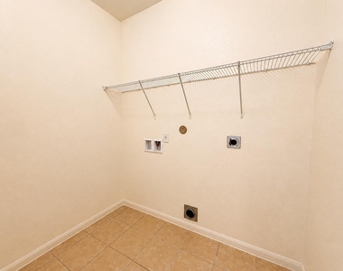 8739 Leclaire Meadow Drive - Photo Thumbnail 18