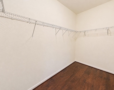 8739 Leclaire Meadow Drive - Photo Thumbnail 13