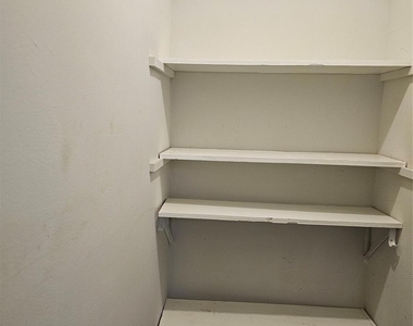 503 Lakeland Drive - Photo Thumbnail 13