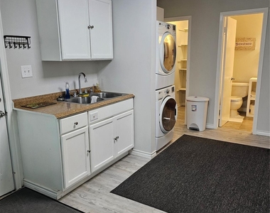 503 Lakeland Drive - Photo Thumbnail 4