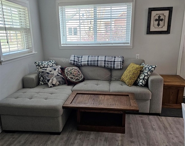 503 Lakeland Drive - Photo Thumbnail 6