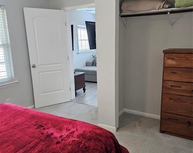 503 Lakeland Drive - Photo Thumbnail 10