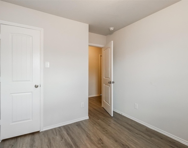 12702 Veterans Silver Road - Photo Thumbnail 8