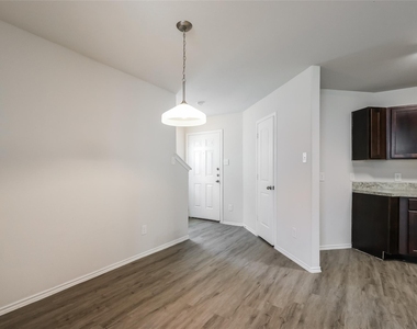 12702 Veterans Silver Road - Photo Thumbnail 2