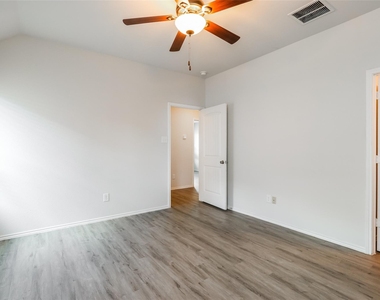 12702 Veterans Silver Road - Photo Thumbnail 3