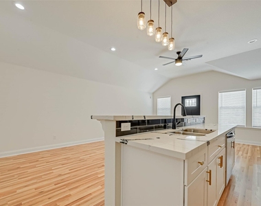 7339 Krueger Road - Photo Thumbnail 16