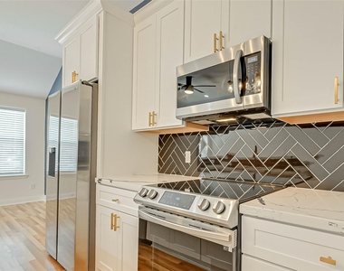 7339 Krueger Road - Photo Thumbnail 15