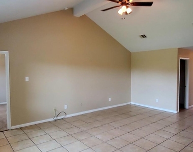 30911 E Lost Creek Boulevard - Photo Thumbnail 6