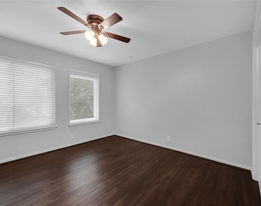 233 Litchfield Lane - Photo Thumbnail 5