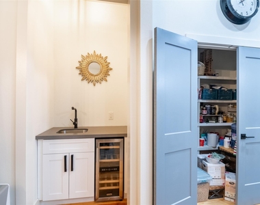 200 Carl Street - Photo Thumbnail 8