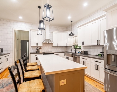 200 Carl Street - Photo Thumbnail 7