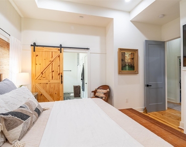 200 Carl Street - Photo Thumbnail 19