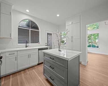 45 N Lakeridge Circle - Photo Thumbnail 24