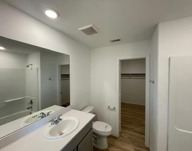24019 Laurel Farms Drive - Photo Thumbnail 6
