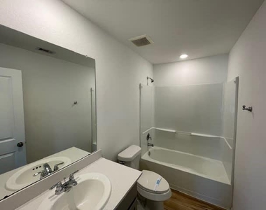 24019 Laurel Farms Drive - Photo Thumbnail 7