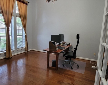 9611 Moonstone Mist Lane - Photo Thumbnail 24