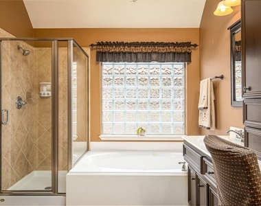 9611 Moonstone Mist Lane - Photo Thumbnail 19