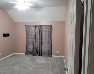 9611 Moonstone Mist Lane - Photo Thumbnail 23