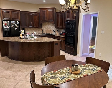 9611 Moonstone Mist Lane - Photo Thumbnail 11