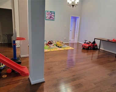 9611 Moonstone Mist Lane - Photo Thumbnail 4