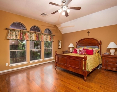 9611 Moonstone Mist Lane - Photo Thumbnail 14