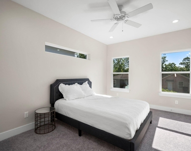 8016 Willow Street - Photo Thumbnail 11