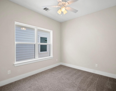 8016 Willow Street - Photo Thumbnail 14