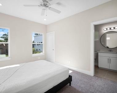 8016 Willow Street - Photo Thumbnail 12