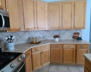 6427 Stone Landing Lane - Photo Thumbnail 20