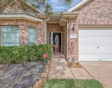 6427 Stone Landing Lane - Photo Thumbnail 3