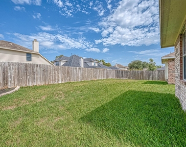 6427 Stone Landing Lane - Photo Thumbnail 49