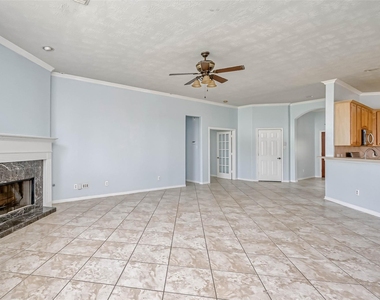 6427 Stone Landing Lane - Photo Thumbnail 10
